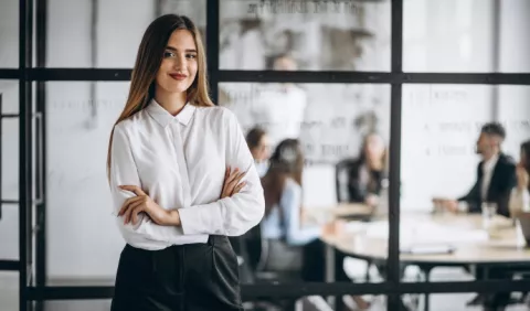 Las mujeres tienen más habilidades de liderazgo que los hombres 