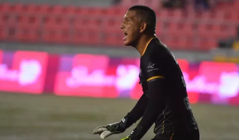 Hay un nuevo héroe en  la Plaza, Marcos Allen