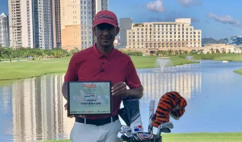 Varona batalla  doble y gana  campeonato  