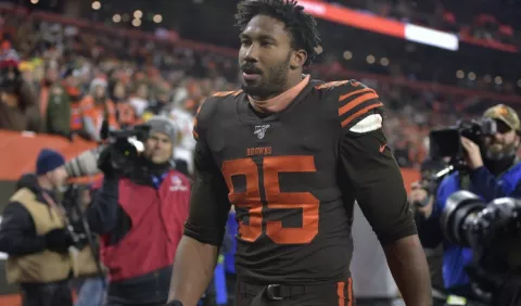 Myles Garrett pide clemencia