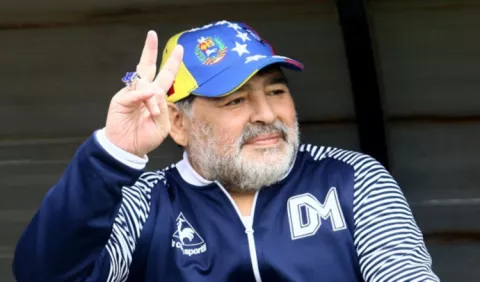 Maradona se arrepiente y vuelve a Gimnasia y Esgrima La Plata