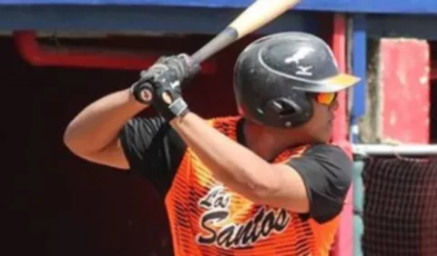 Los Santos será la sensación del juvenil, según su técnico Alfonso Brown