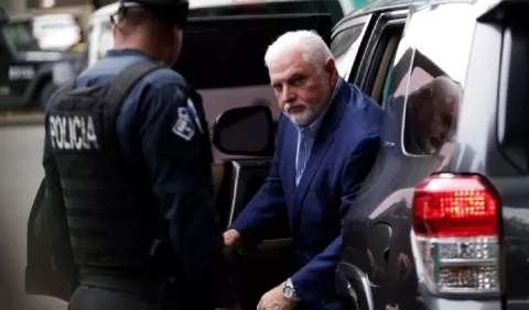 Admiten ocho nuevas querellas a favor de Ricardo Martinelli