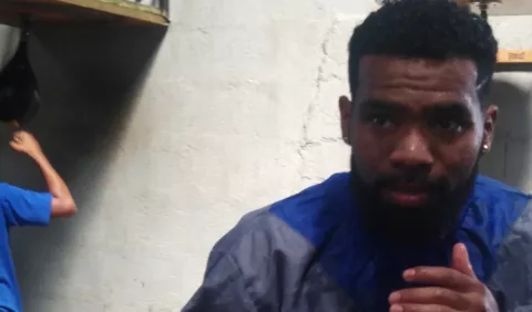 Jezreel Corrales promete callar a Chris Colbert