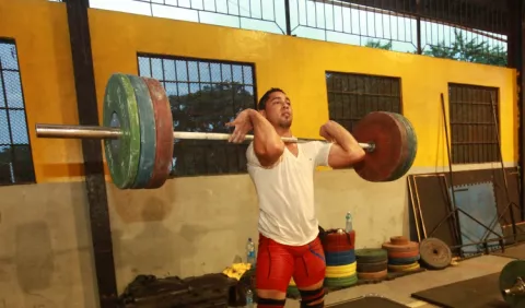 'Nito', reúnete con el deporte; el clamor del dirigente Henry Phillips