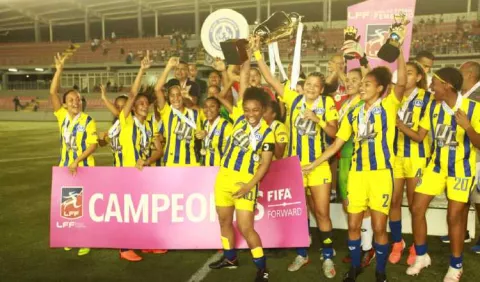 Universitario remonta y logra el tricampeonato 