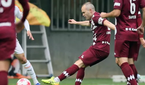 Iniesta, en la mira de Verón y Estudiantes de La Plata