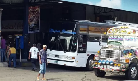 Usuarios piden  supervisar buses expresos