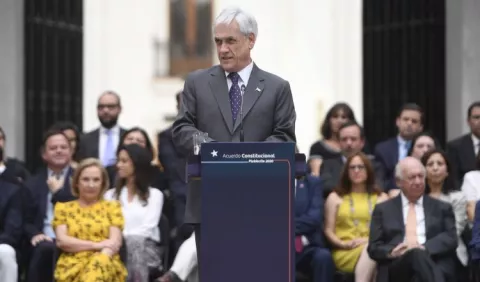 Sebastián Piñera convoca plebiscito constitucional 