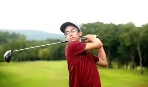 Lesiones no frenan la pasión de Ricardo Arrocha por el golf