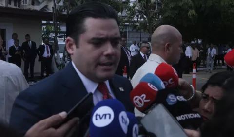 Diálogo por reformas a la Constitución tampoco concilia las diferencias