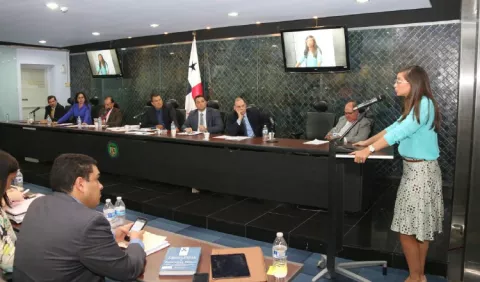 Varios intentos en los últimos años, pero no han podido comprar brazaletes electrónicos