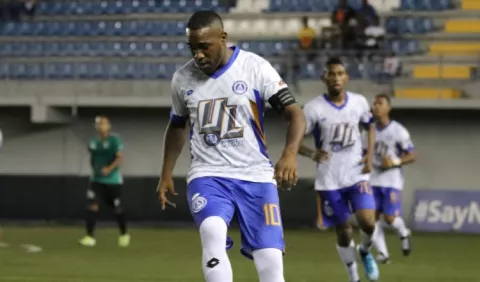 Gary Stempel: 'Luis Tejada  todavía no está para ser titular'