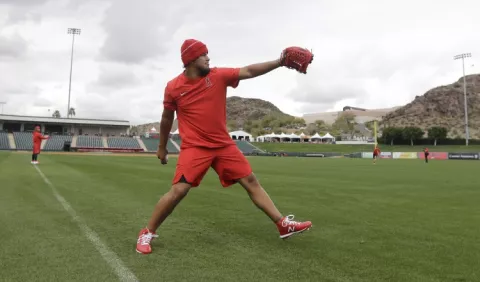 Jaime Barría se reporta a los campos de entrenamiento de los Angelinos