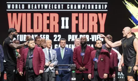 El careo entre Deontay Wilder y Tyson Fury fue a distancia