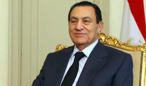 Hosni Mubarak muere absuelto y honrado