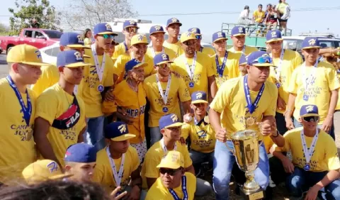 Herrera recibe a los campeones juveniles