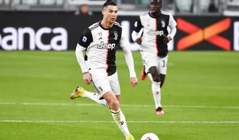 Juventus se lleva el derbi de Italia
