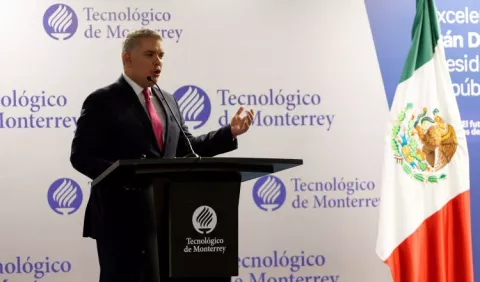 AMLO y Duque abordan lucha contra el narco