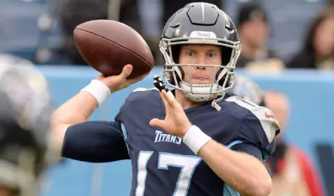 Ryan Tannehill firma por $118 millones para seguir con Tennessee