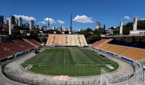 De estadio de fútbol a hospital de campaña en Brasil