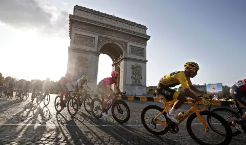 Tour de Francia y el 'British' se tambalean