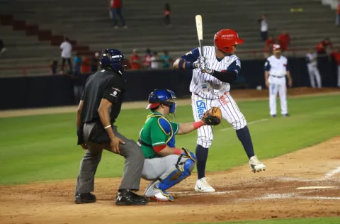 Béisbol mayor sigue en suspenso por el COVID-19