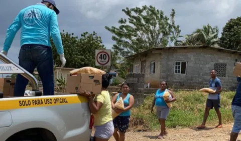 Mariano Rivera,  feliz de ayudar a Puerto Caimito