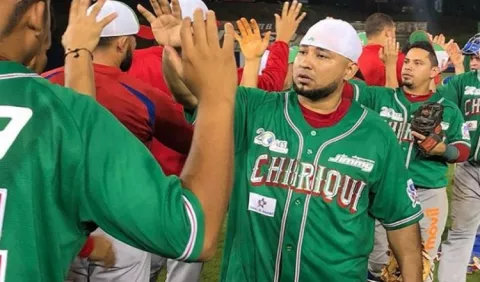 Jonathan Saavedra,  amenaza latente a diversos récords en el béisbol mayor panameño