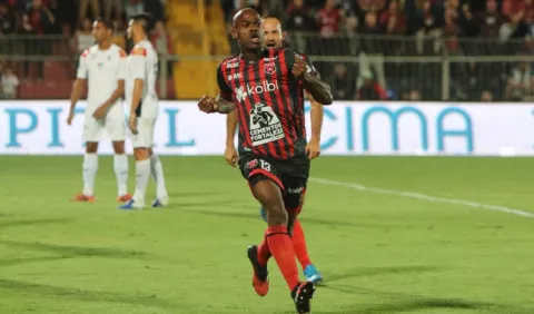 Liga Alajuelense de Adolfo Machado desmantela  gimnasio