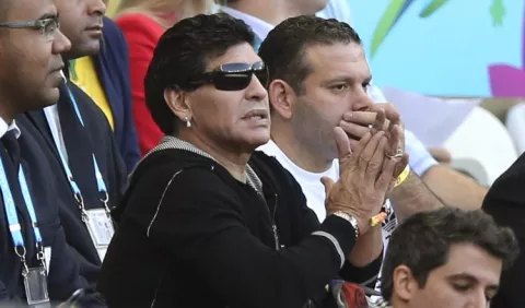 Diego Maradona pide respeto para Guillermo Vilas