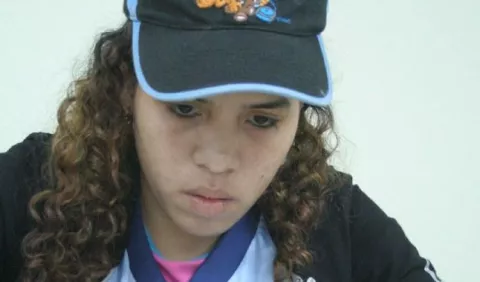 Yaleika Chung manda en el ajedrez latino virtual
