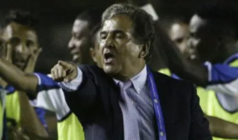 Jorge Luis Pinto: 'Carlo Costly, mugre'
