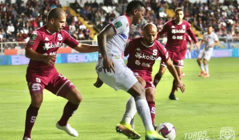 Omar Browne fuera del  AD San Carlos