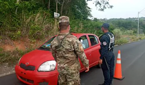 Imputan cargos a venezolanos por falsificar salvoconductos