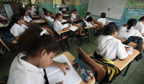 Docentes temen que la educación se afecte con  cese de nombramientos  