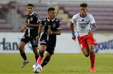 LPF lanza su línea para volver a jugar
