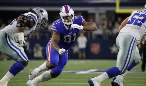 Arrestan a jugador de los Bills de Buffalo por manejar ebrio y con un arma en su auto
