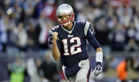Tom Brady no volverá a ganar un Super Bowl ni con un Ave María, asegura obispo