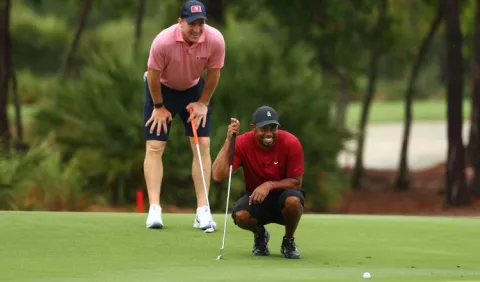 Tiger woods y Peyton Manning  fueron mejores que Tom Brady y Phil Mickelson