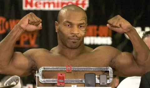 Mike Tyson descarta a Evander Holyfield en su regreso al boxeo
