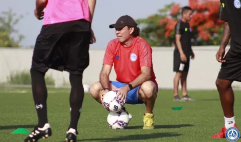 Leonardo Pipino cree que la dirigencia vuelve a cometer el mismo error a no nombrar técnico de la selección
