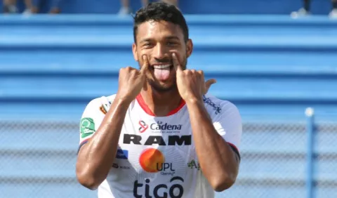 Jorman Aguilar enfrentará a Víctor Griffith en el fútbol tico