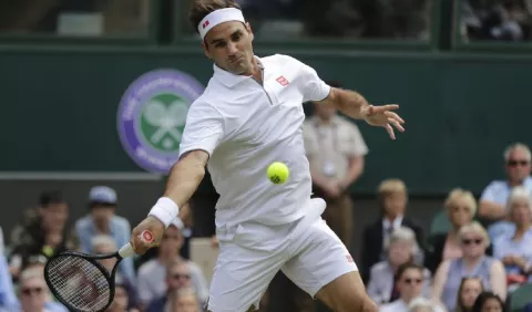 Roger Federer supera a Ronaldo y Messi