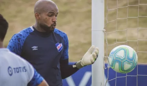 Luis 'Manotas' Mejía tendrá que realizar su prueba de COVID-19