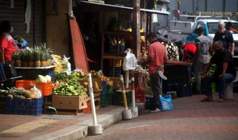 Peatonal vuelve a la vida en medio de restricciones por COVID-19