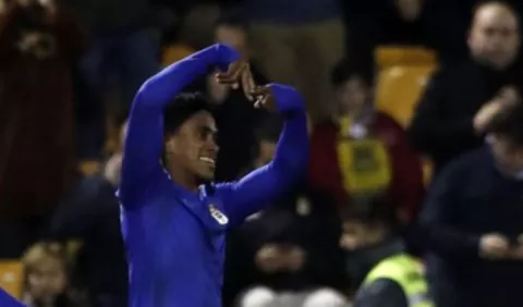 Yoel Bárcenas golea, pero Real Oviedo cae en zona roja