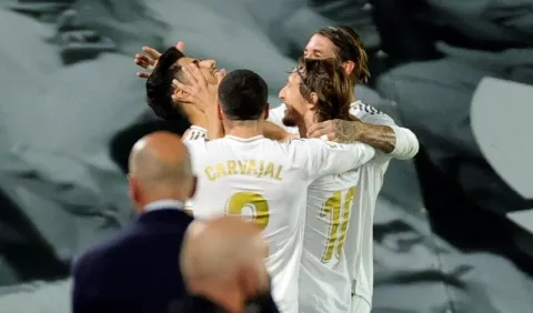 Zinedine Zidane le recuerda a Piqué la grandeza del Madrid tras sus comentarios polémicos