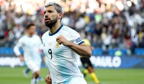 Sergio "Kun" Agüero tratará su lesión en Barcelona