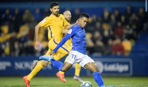 Real Oviedo con  Édgar Yoel Bárcenas  se juega la permanencia de Segunda División